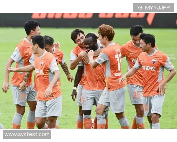 深圳足球队的意识探讨：如何提升球队凝聚力与战斗精神