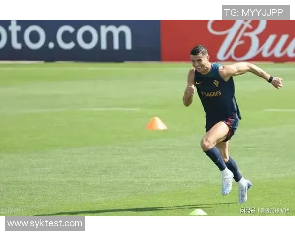 足球明星与瑜伽完美结合的精彩瞬间图片欣赏与分享 足球明星与瑜伽完美结合的精彩瞬间图片欣赏与分享