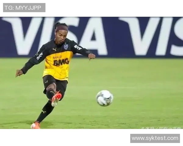 足球明星手翻图揭示运动员的力量与优雅之美